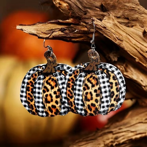 PUMPKIN Plaid and Leopard print Earrings!!! NWT! - Picture 2 of 2